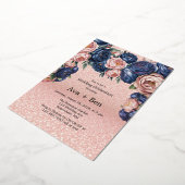 ネイビーブルーとバラ金ゴールド結婚フローラ 箔招待状 (回転した状態)