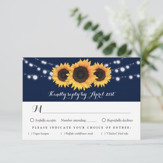 ネイビーブルーとヒマワリRSVPカードの食事の選択 出欠カード (スタンド正面)