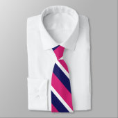 ネイビーブルーとホットピンクの対角ストライプ線 ネクタイ (タイ)
