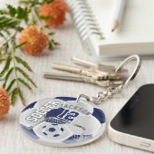 ネイビーブルーとホワイトのサッカーボール ⚽ キーホルダー (正面右)