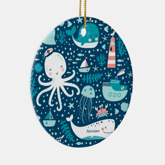 ネイビーブルーとホワイトの海航海のボーイクリスマス セラミックオーナメント (右)