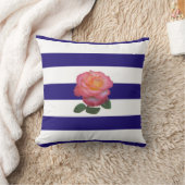 ネイビーブルーとホワイトスローストライプのピルにピンクのバラ クッション (ブランケット)