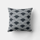 ネイビーブルーとホワイト青海波パターン クッション (裏面)