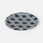 ネイビーブルーとホワイト青海波パターン ペーパープレート (アングル)