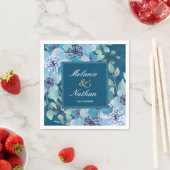 ネイビーブルーとライトブルーの水色のフローラ エレガント スタンダードカクテルナプキン (インサイチュ)