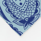 ネイビーブルーとライトブルーフローラペイズリー フリースブランケット (角)