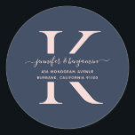 ネイビーブルーと赤面スクリプトモノグラム差出人住所 ラウンドシール<br><div class="desc">ネイビモダンーのブルーと赤面のモノグラムのラベルと差出人住所はスクリプパーソナライズされたトフォントを備えモダンた。オンラインで簡単にパーソナライズ。お願い、モノグラムに小さな手紙を使いなさい。これらのミニマリストのモノグラムエレガントの差出人住所ラベルを補完するために利用可能なマ結婚ッチングアイテム。</div>