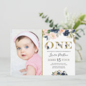 ネイビーブルーと赤面ピンクのフローラ1日目の誕生日写真 招待状 (スタンド正面)