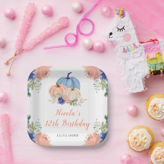 ネイビーブルーと赤面フローラカボチャ誕生日 ペーパープレート (パーティー)