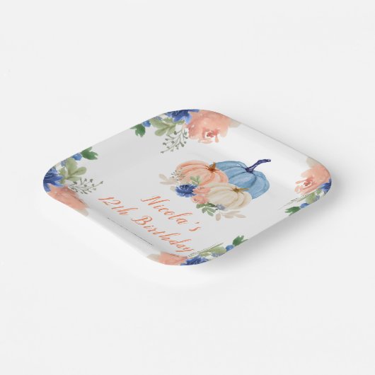 ネイビーブルーと赤面フローラカボチャ誕生日 ペーパープレート (傾斜あり)