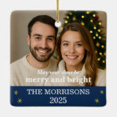 ネイビーブルーと金ゴールドファミリーフォトスノーフレーク セラミックオーナメント (裏面)