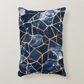 ネイビーブルーと金ゴールドモザイクチップパターンのシェード アクセントクッション (正面(垂直))
