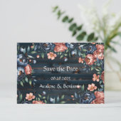 ネイビーブルーと銅の芍薬のブーケの木製ウェディング セーブザデート (スタンド正面)