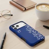 ネイビーブルーにモノグラムのサーモンピンクの葉模様 iPhoneケース