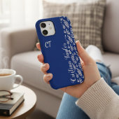 ネイビーブルーにモノグラムのサーモンピンクの葉模様 iPhoneケース