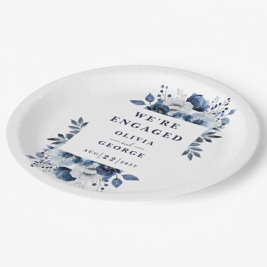 ネイビーブルーのエレガントなカントリー フラワエンゲージメントパーティー ペーパープレート (アングル)