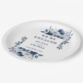 ネイビーブルーのエレガントなカントリー フラワーの婚約パーティー ペーパープレート (アングル)