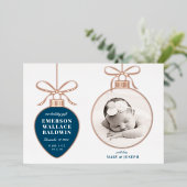 ネイビーブルーのオーナメント ベビーお知らせ ホリデーカード 箔シーズンカード (立ち正面)