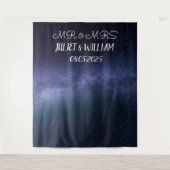 ネイビーブルーのスクリプト Mr & Mrs ウェディングバックドロップバナー タペストリー (正面)