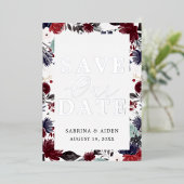 ネイビーブルーのバーガンディーフラワーの結婚式のSave The Date 箔招待状 (立ち正面)
