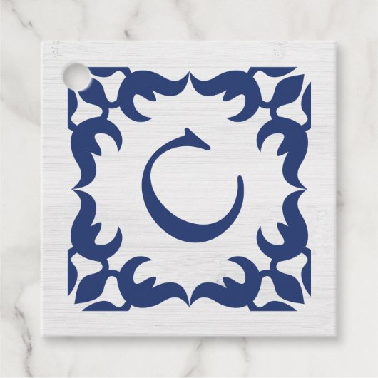 ネイビーブルーのフィリーグリー枠モノグラム フェイバータグ (正面)