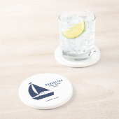 ネイビーブルーの帆船の湖の家+家族の名前 コースター (側面)