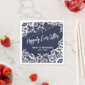 ネイビーブルーの後で白いライトが幸せにレース スタンダードカクテルナプキン (インサイチュ)