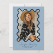 ネイビーブルーの波状フォトフレーム卒業 案内状 (正面)