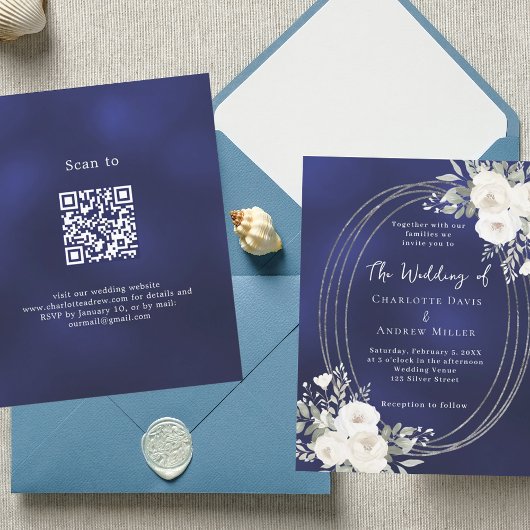 ネイビーブルーの白い花の結婚式QR RSVP招待状