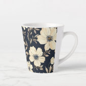 ネイビーブルーの背景にクリーム色の花 カフェラテマグ (右)