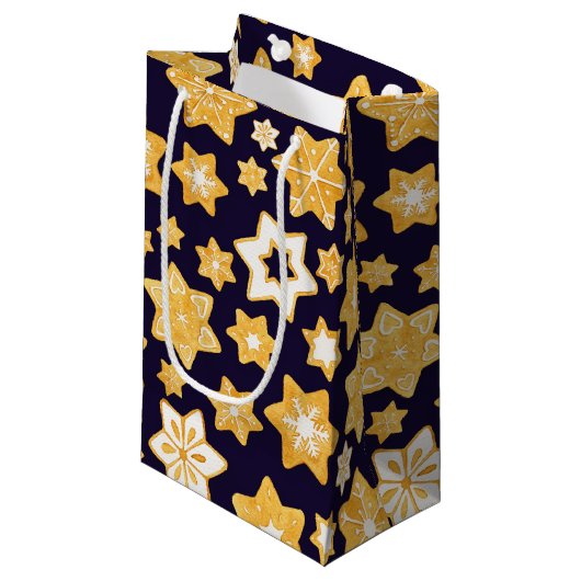 ネイビーブルーの背景を持つクリスマスクッキーリース スモールペーパーバッグ (正面アングル)