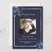 ネイビーブルーの花模様のシルバーフォト葬儀プログラム 招待状 (裏面)