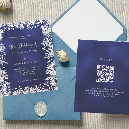 ネイビーブルーの雪の結晶の冬の結婚式QR招待状