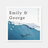 ネイビーブルーアンダーウォーターシャーク航海のビーチ結婚式 スタンダードカクテルナプキン (正面)