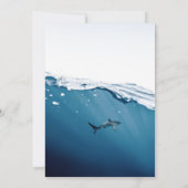 ネイビーブルーアンダーウォーターシャーク航海のビーチ結婚式 セーブザデート (裏面)