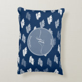 ネイビーブルーアンティーク葉パターンモノグラム アクセントクッション (裏面(縦))