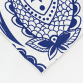 ネイビーブルーアンドホワイトヴィンテージフローラペイズリー フリースブランケット (角)