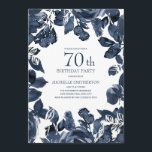 ネイビーブルーインジ葉ゴ誕生日70th 招待状<br><div class="desc">ネイビーブルー/インディゴ葉のフローラと白い70th誕生日パーティーの招待。連絡カスタマイズまたは一致する製品と一緒に私たち。</div>