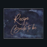 ネイビーブルーウォーターカラーバラ金ゴールドブライダルレシピカード ポストカード<br><div class="desc">ネイビーブルーウォーターの色とバラの金ゴールドフォイルレタリング秋や冬の結婚式の花嫁レシピカードに最適なトレンディー手文字のスクリプトフォント!～このデザインで私の店のコレクション結婚全体を見るために私の店をチェック！</div>