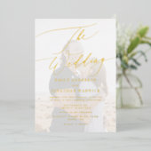 ネイビーブルーエレガント金ゴールドフォトオーバーレイ結婚ズ 箔招待状 (立ち正面)