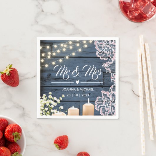 ネイビーブルーカントリーウッドストリングライトレースMr&Mrs. スタンダードカクテルナプキン (インサイチュ)