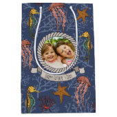 ネイビーブルーシーホースセレネカスタムード文字写真 ミディアムペーパーバッグ (正面)