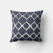 ネイビーブルージオメトリックイカットトライバルプリントパターン クッション (裏面)