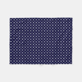 ネイビーブルーセーラーボートといかりパターン フリースブランケット (正面(横))