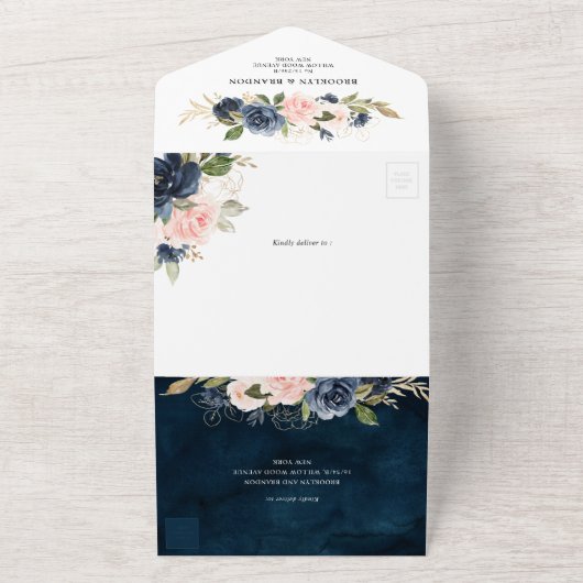 ネイビーブルーダスティー赤面ピンク結婚フローラのQRコード オールインワン招待状 (外側)