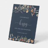 ネイビーブルーチニーワイルドフラワーゲストハウズキス 台座サイン (正面)