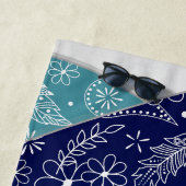 ネイビーブルーティール（緑がかった色）ボホアートドール女子バレーボール ビーチタオル (インサイチュ)