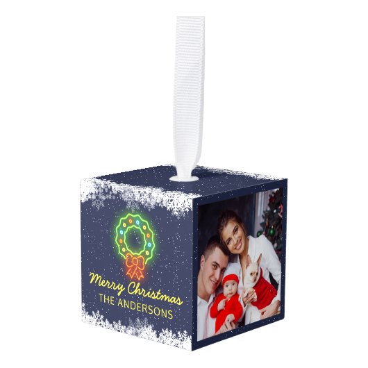 ネイビーブルーネオンスノーフレーククリスマスホリデー2写真 キューブオーナメント (正面アングル)