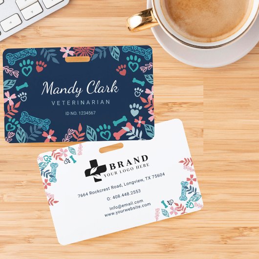 ネイビーブルーフローラと葉ペットポープリントパターン バッジ