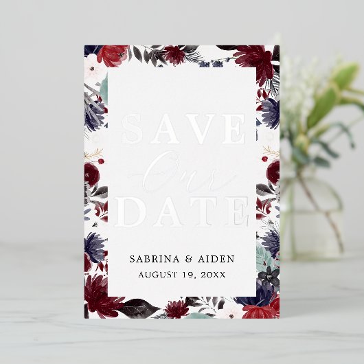 ネイビーブルーブルゴーニュフローラ結婚式の日付を保存 箔招待状 (立ち正面)